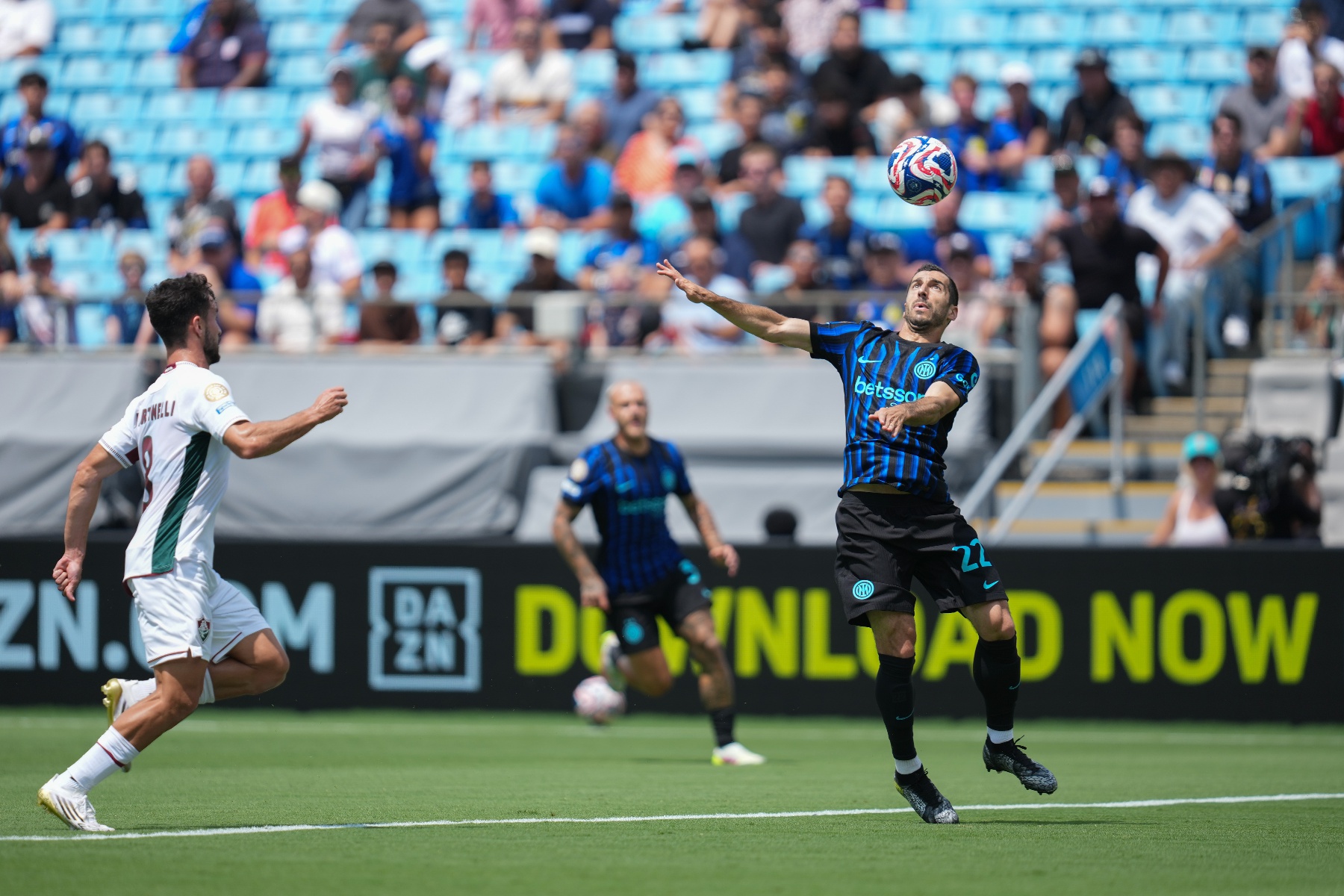 世俱杯赛程吃紧,意大利国家队训练课后队长鼓劲,底气十足,年轻球员获得机会的简单介绍 世俱杯赛程吃紧,意大利国家队训练课后队长鼓劲,底气十足,年轻球员获得机会的简单介绍