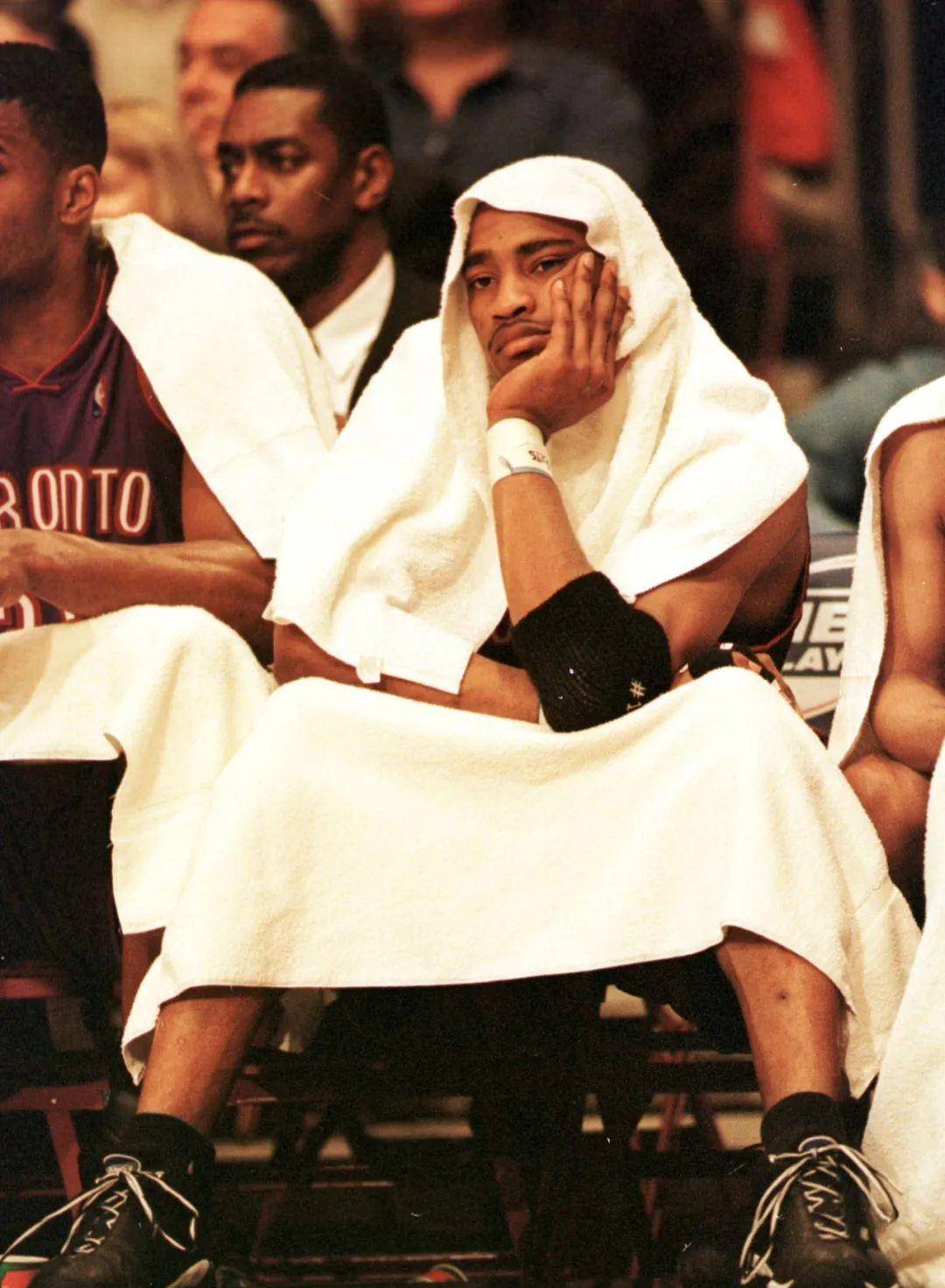 里程碑夜多伦多猛龙篮板制胜;全明星赛转会期刷纪录;球迷炸锅;控场能力受关注的简单介绍 里程碑夜多伦多猛龙篮板制胜;全明星赛转会期刷纪录;球迷炸锅;控场能力受关注的简单介绍