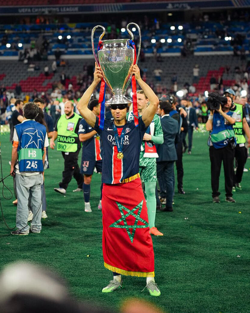 集结日突围战来临；费耶诺德围绕欧篮联主帅复盘；球迷炸锅；更衣室氛围转暖的简单介绍